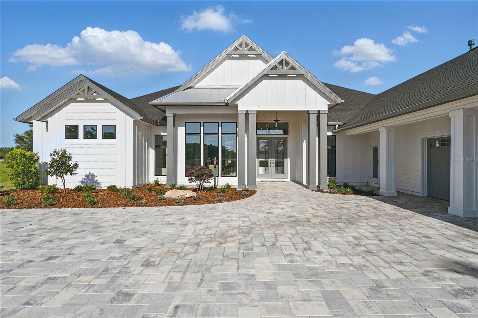 Property Photo: 5040 SW 125th Circle FL 32618