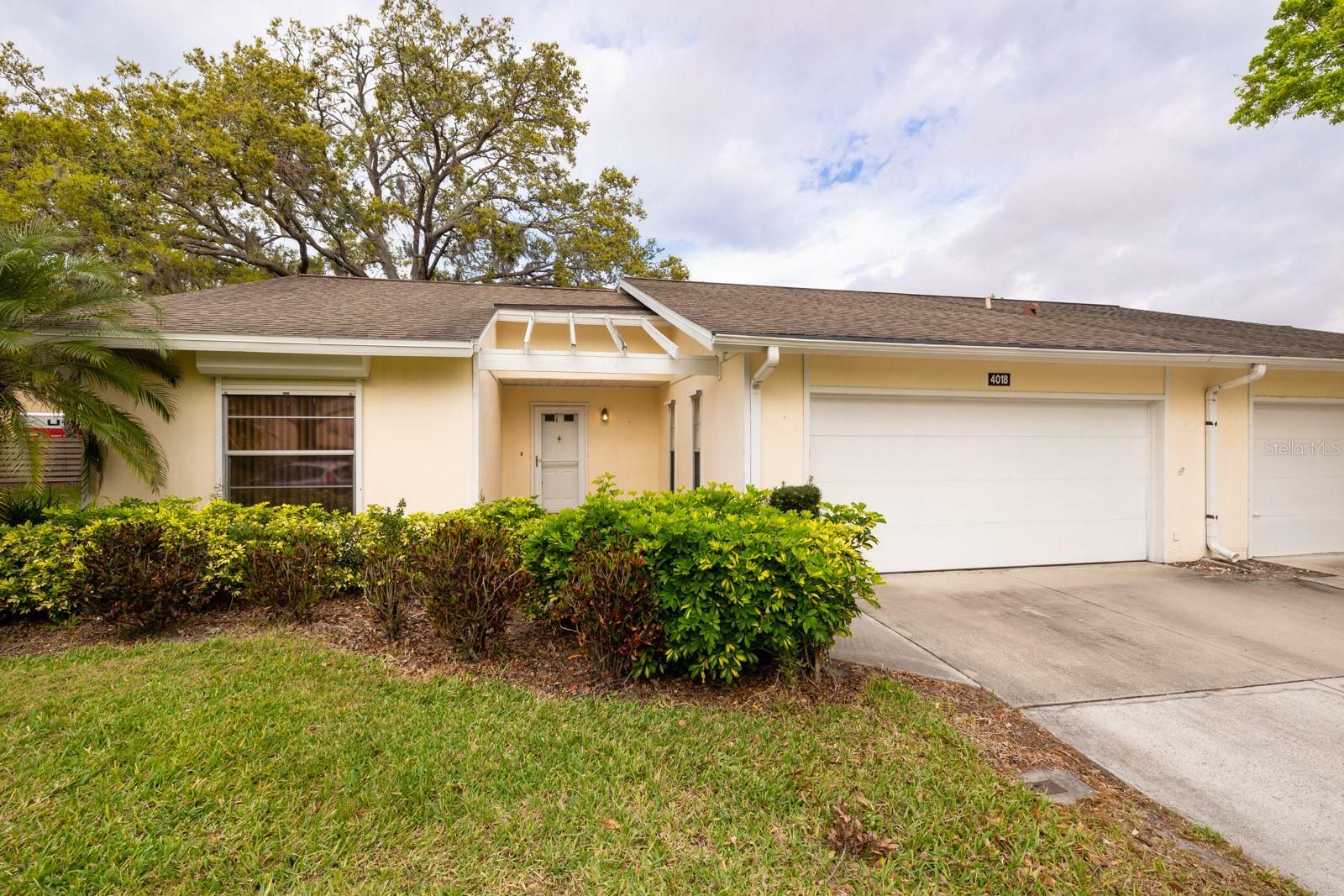 Property Photo:  4018 Oakhurst Drive 3181  FL 34233 