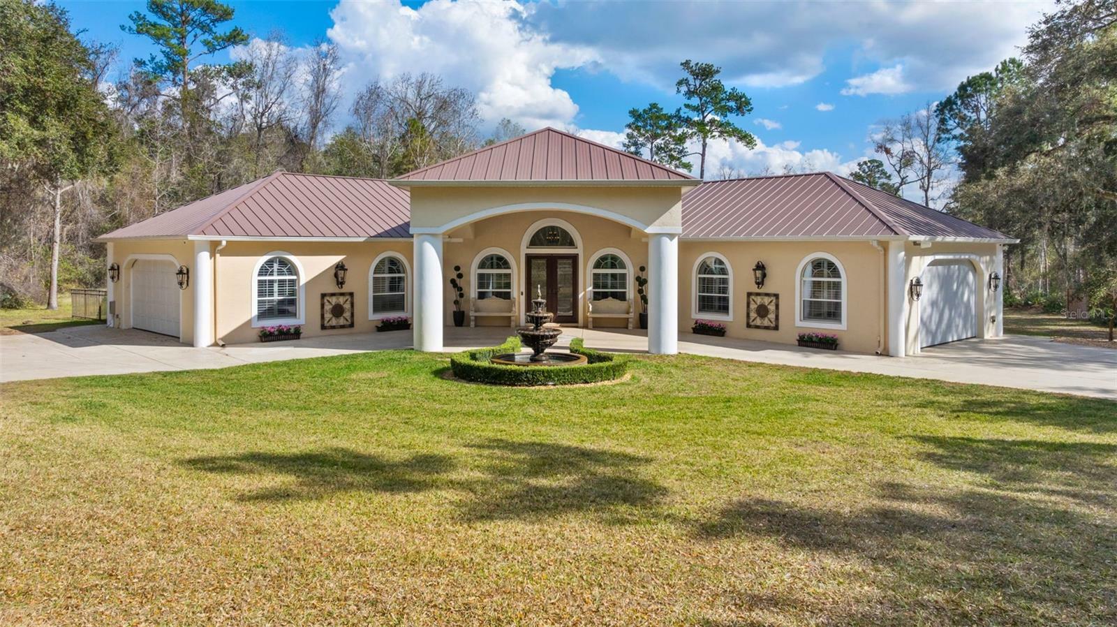 Property Photo:  22259 Skyview Circle  FL 34602 