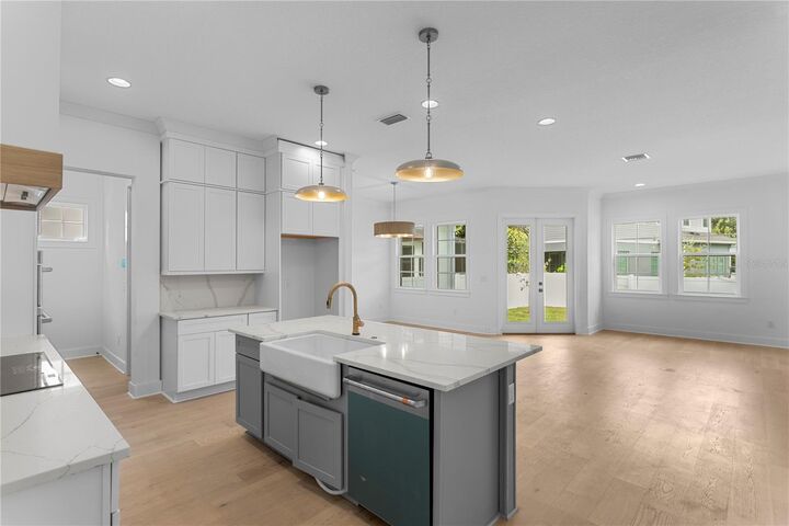Property Photo:  3618 W Royal Palm Circle  FL 33629 
