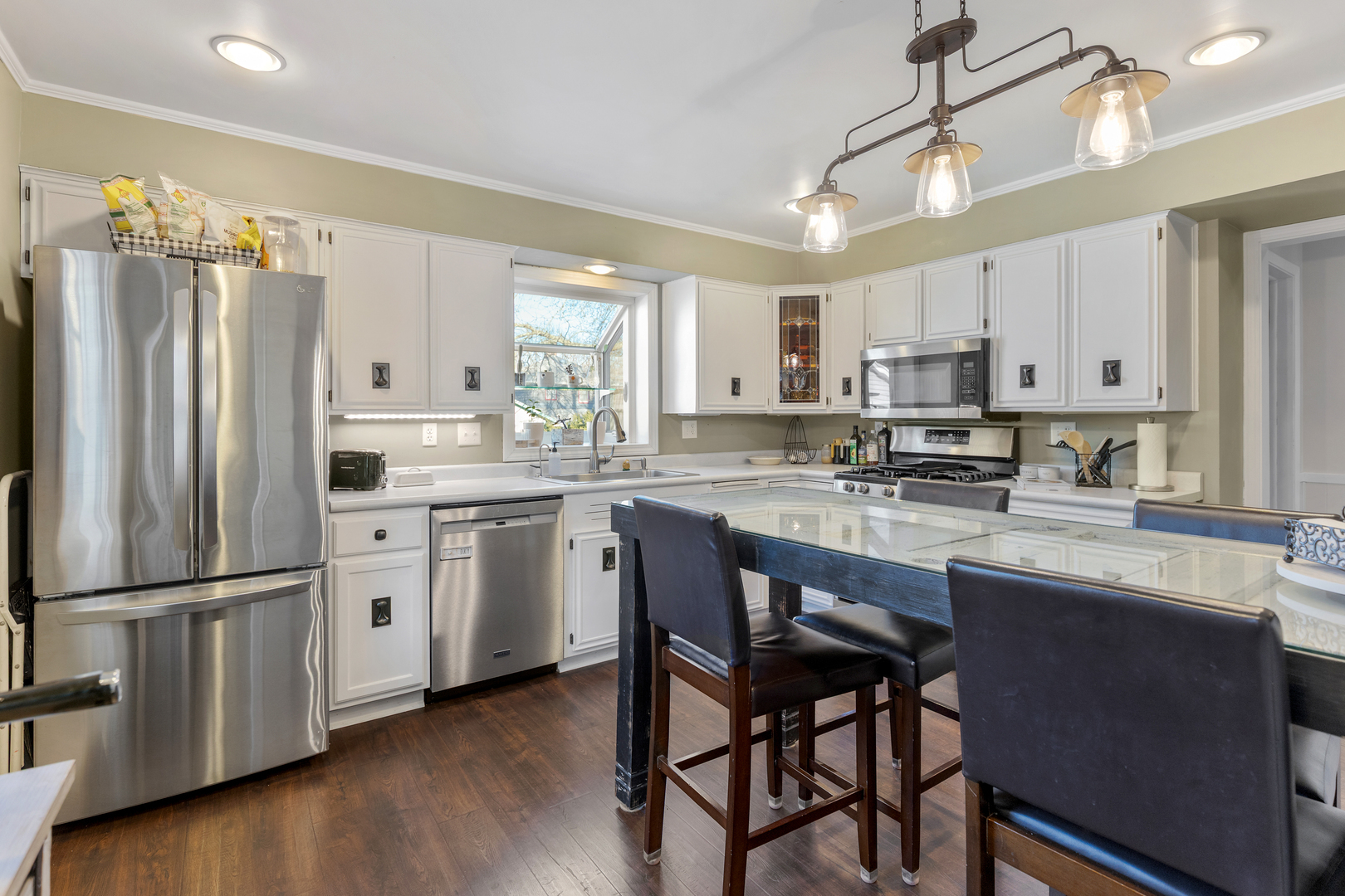 Property Photo: 32 Jayne Street IL 60102