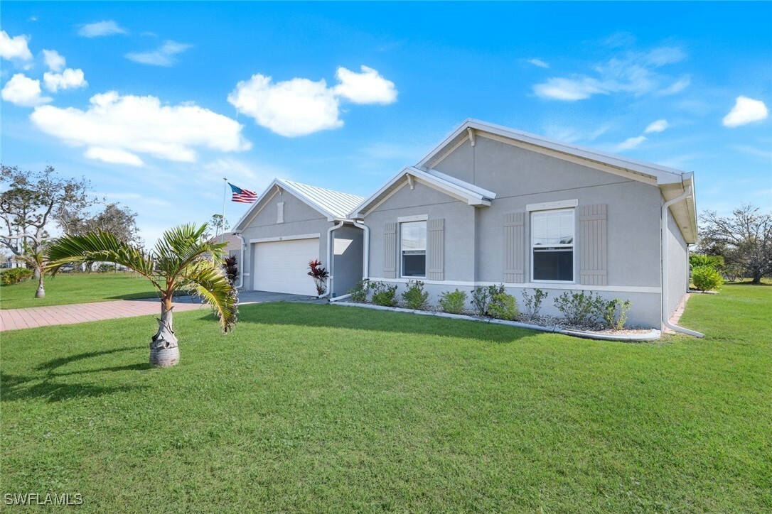 Property Photo:  566 Corrientes Circle  FL 33983 