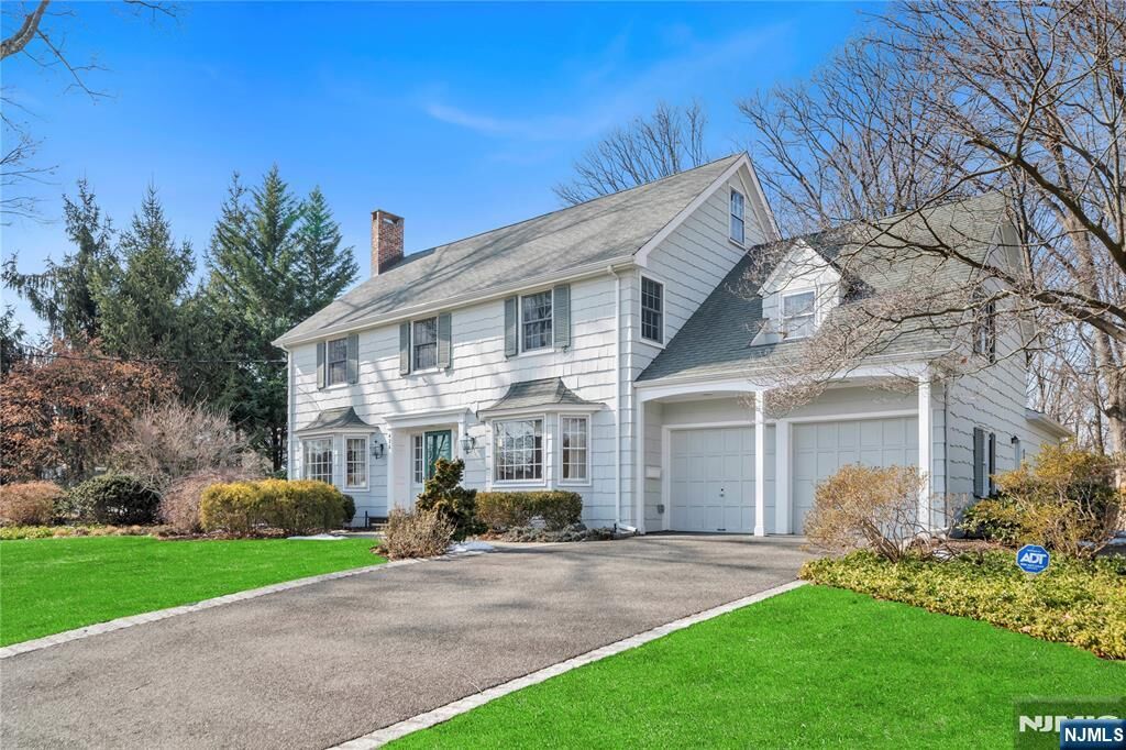 Property Photo: 426 Knollwood Road NJ 07450
