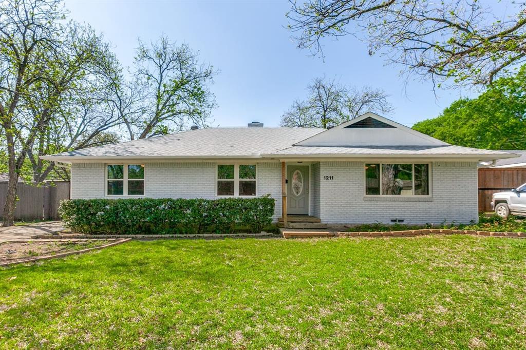 Property Photo: 1211 Holly Drive TX 75080