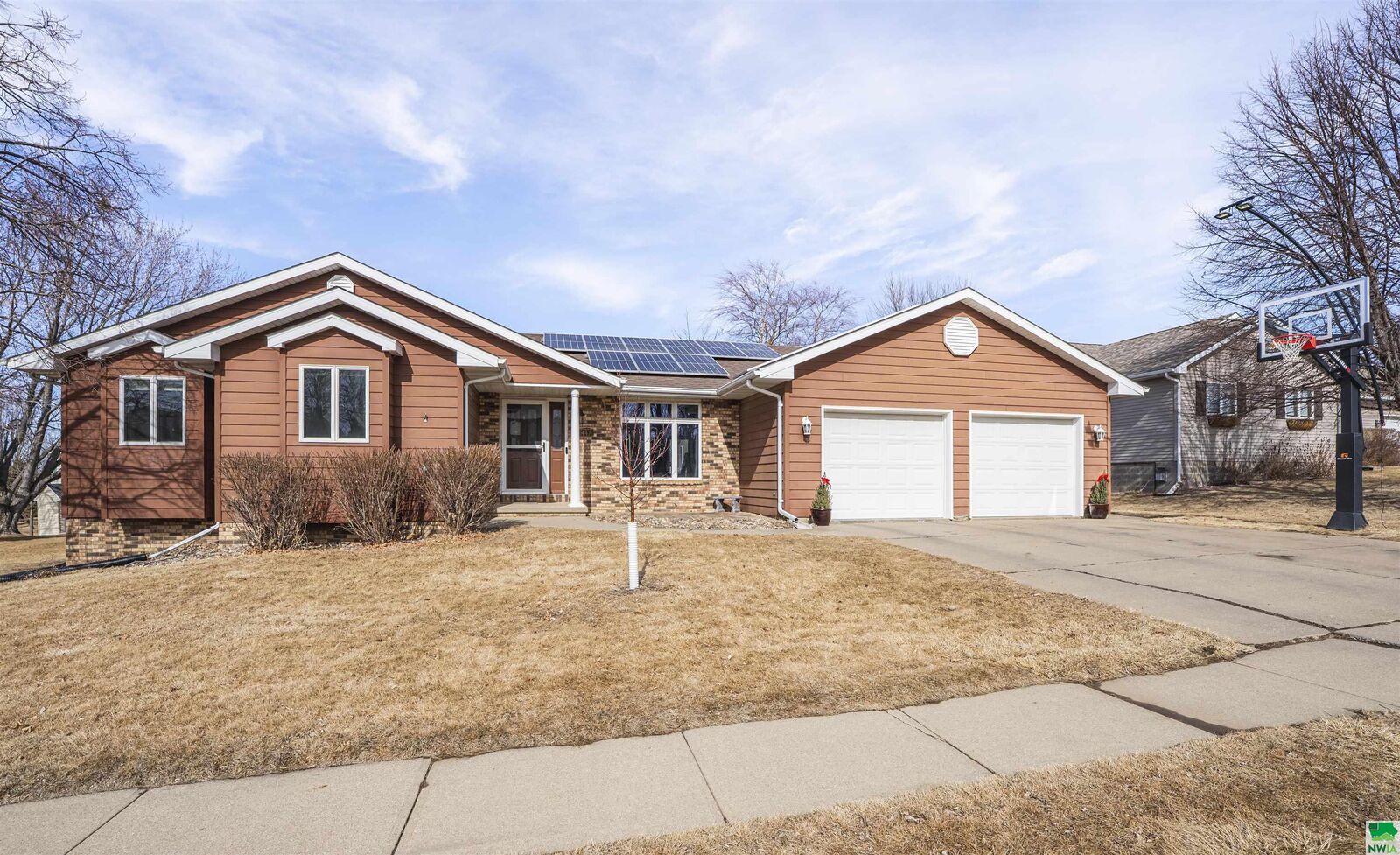 Property Photo: 447 16th St SE IA 51031