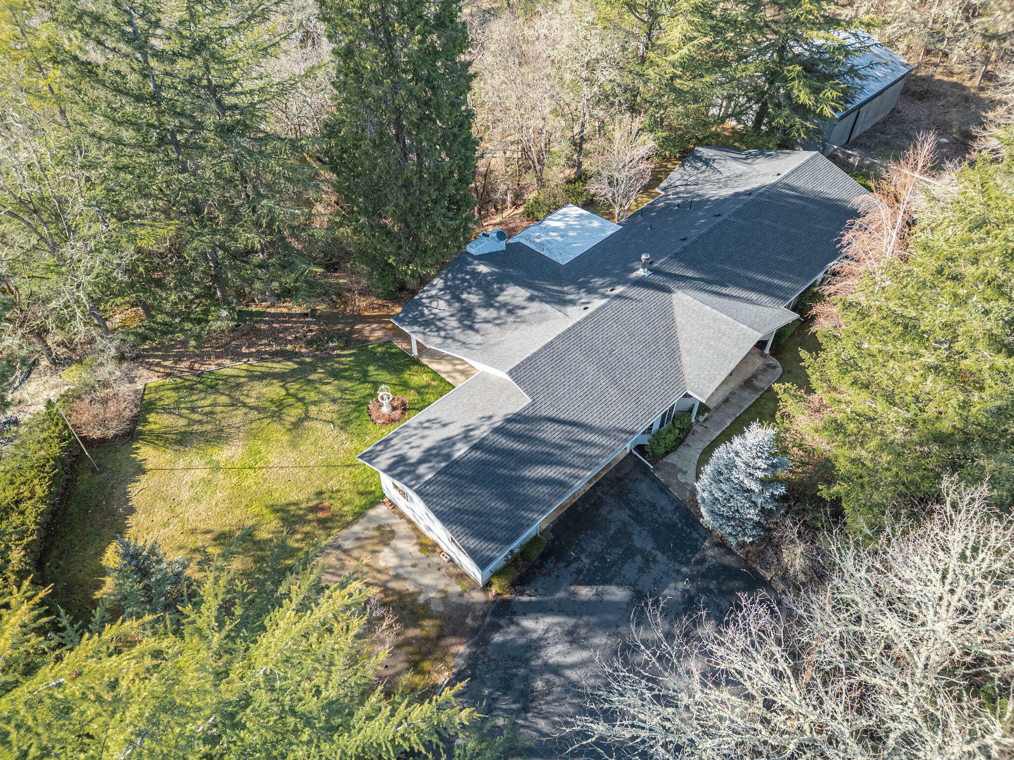 Property Photo: 2444 Elk Lane OR 97527