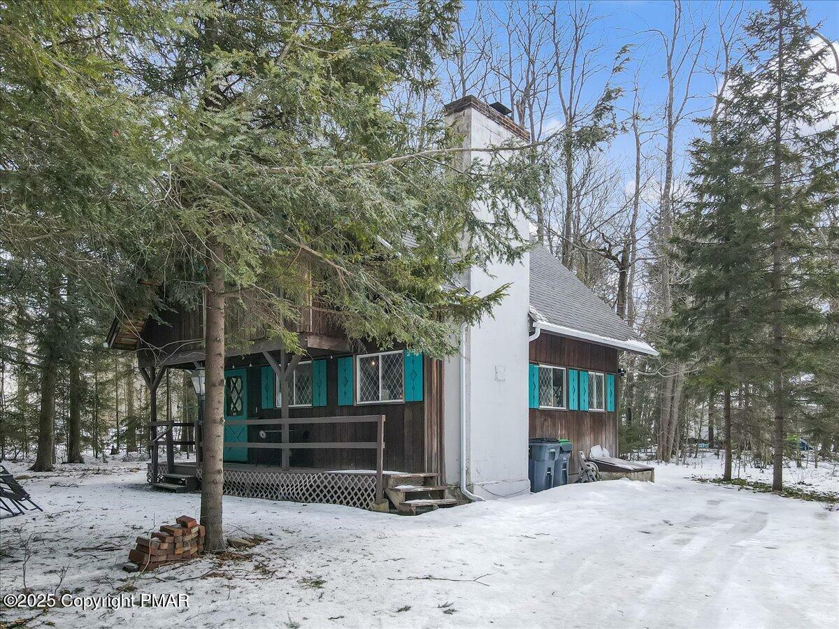 Property Photo:  129 Echo Lake Road  PA 18466 