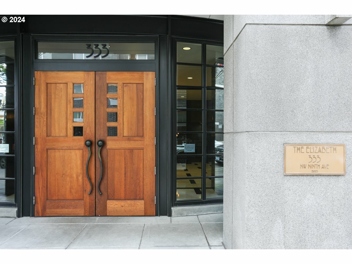 Property Photo: 333 NW 9th Ave 509 OR 97209