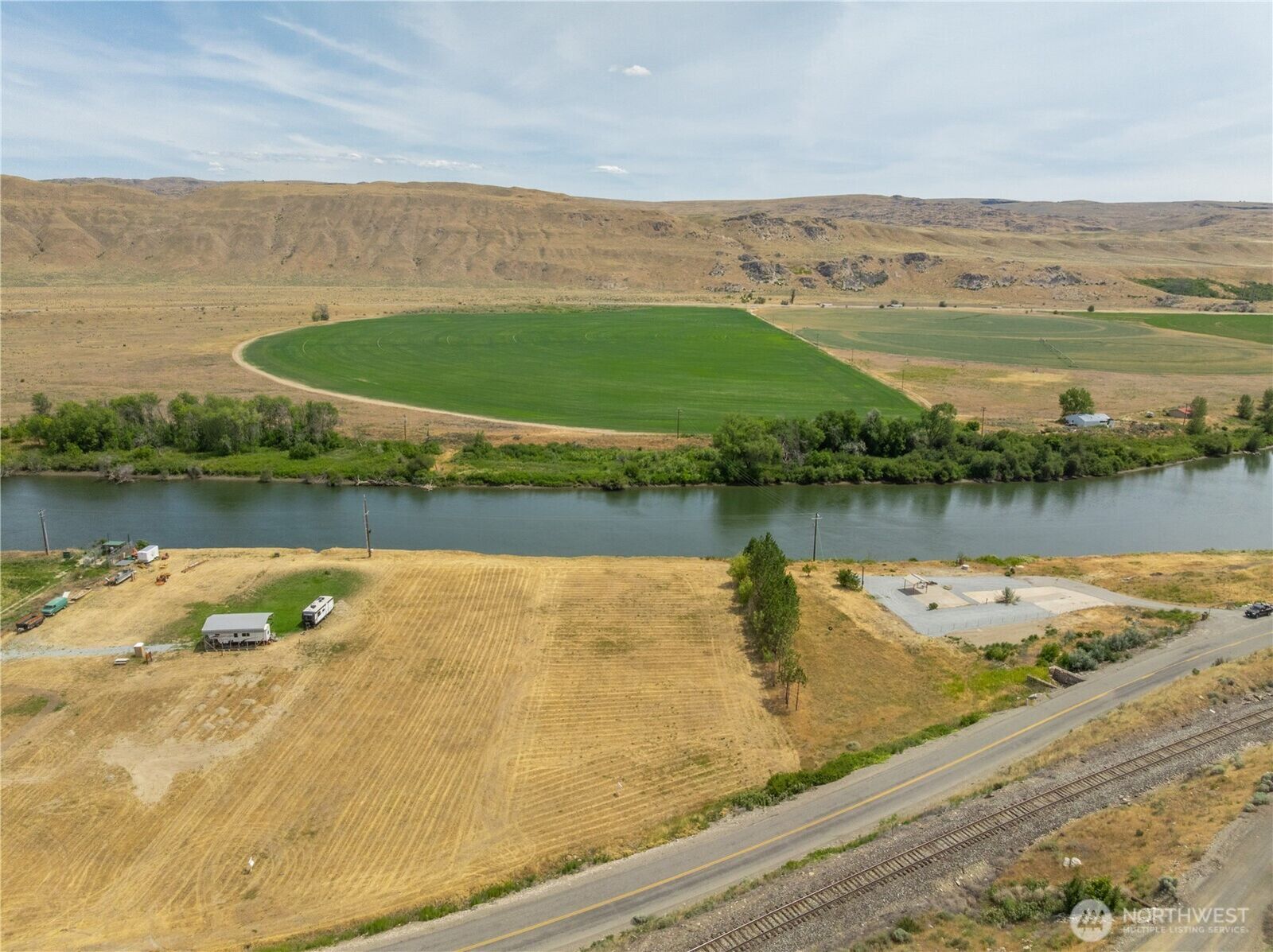 Property Photo: 626 Monse River Road WA 98812