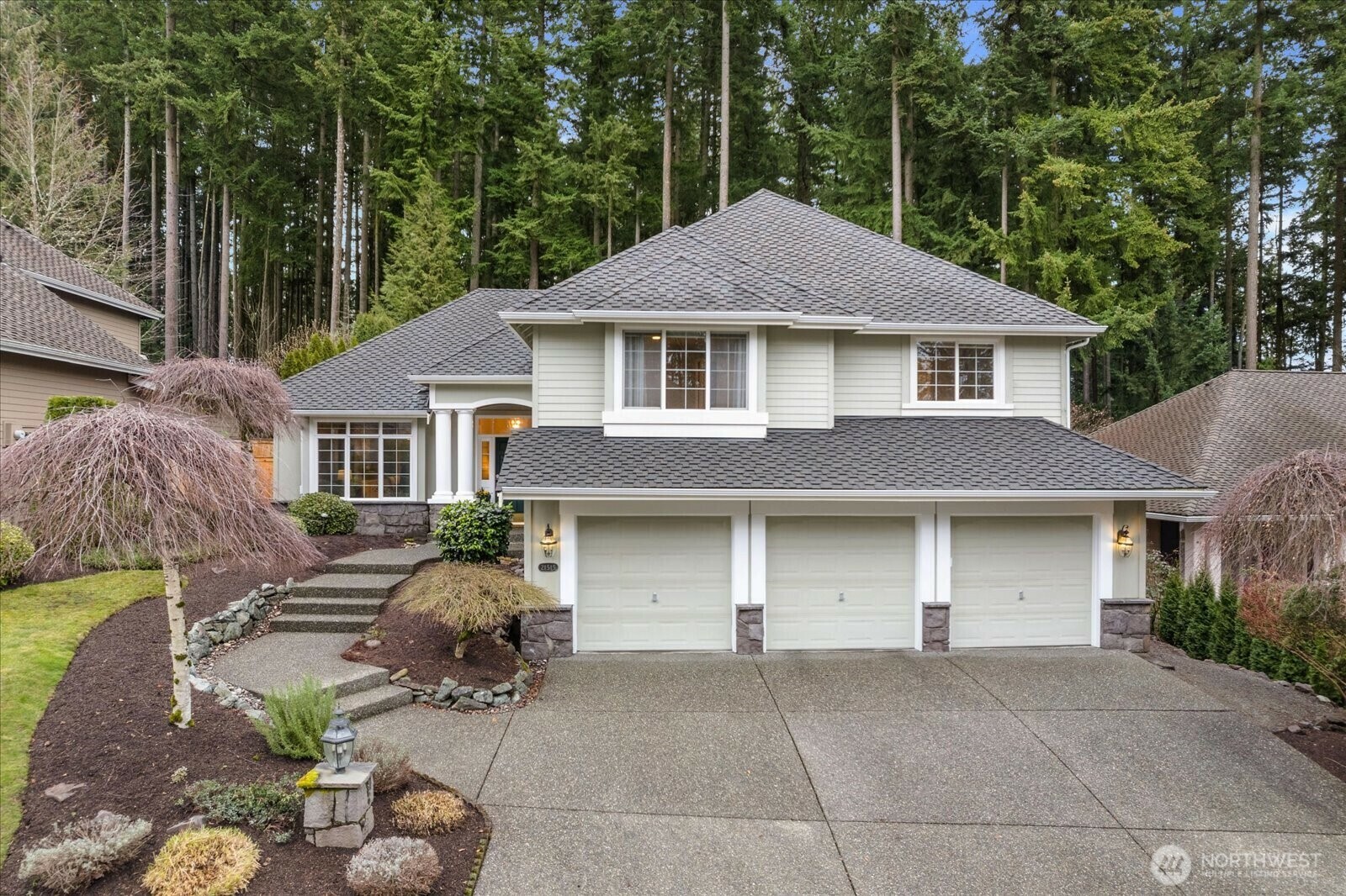 Property Photo:  21515  30th Avenue SE  WA 98021 