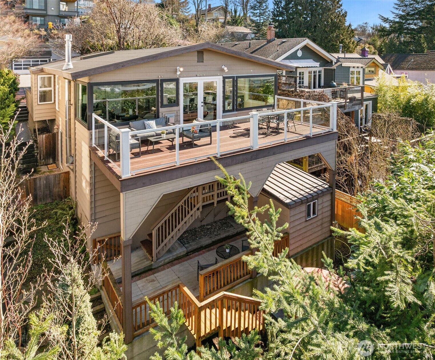 Property Photo:  2541  12th Avenue W  WA 98119 