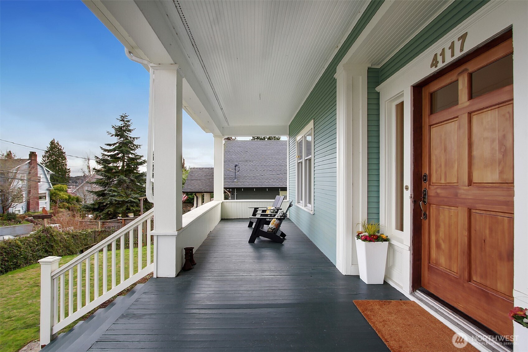 Property Photo: 4117 Burke Avenue N WA 98103