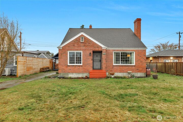 1923  5th Street  Marysville WA 98270 photo