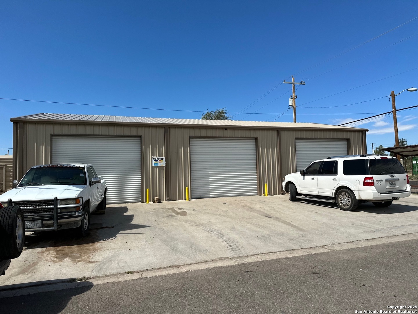 Property Photo: 205 N Spring St TX 79843