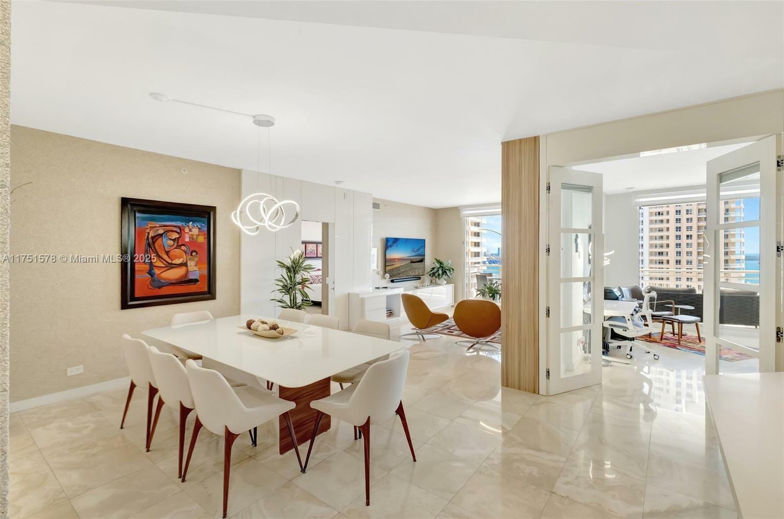 Property Photo:  888 Brickell Key Dr 2307  FL 33131 