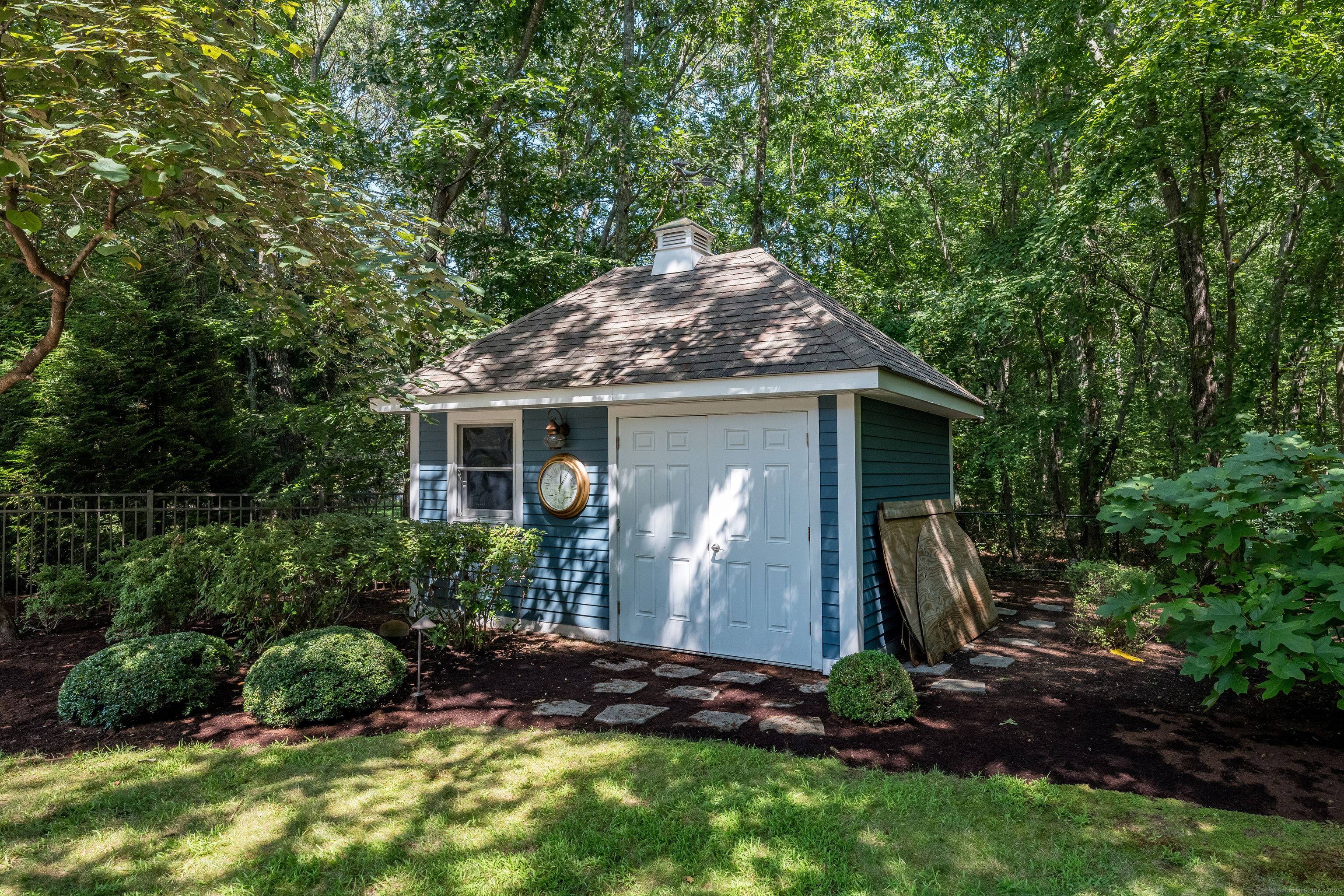 Property Photo:  30 Watrous Point Road  CT 06475 