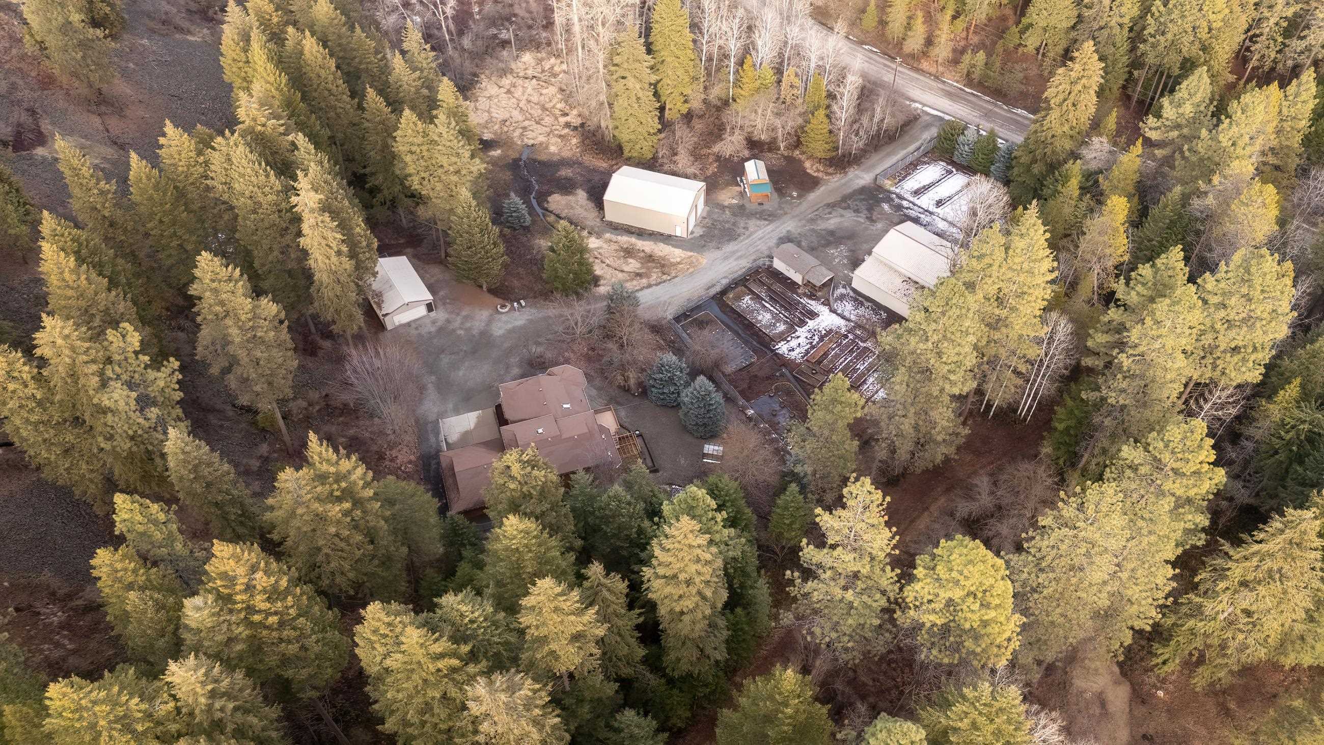 Property Photo:  23621 N Whispering Pines Rd  WA 99005 