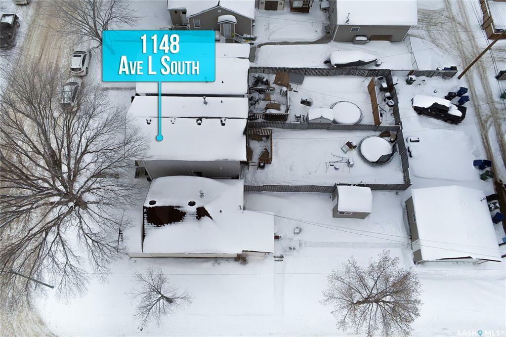 Property Photo:  1148 L Avenue S  SK S7M 2J9 