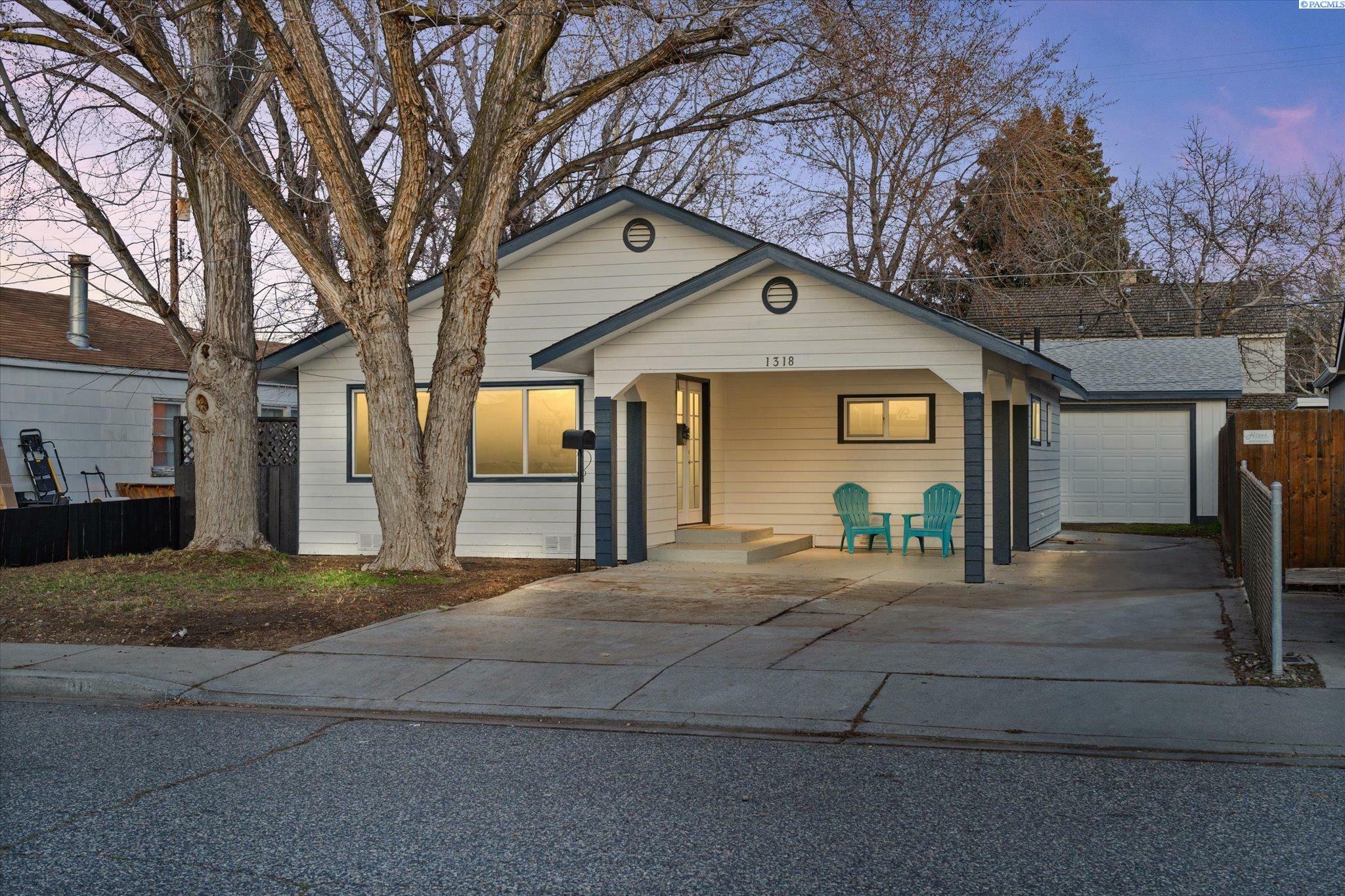 Property Photo:  1318 Potter Avenue  WA 99354 