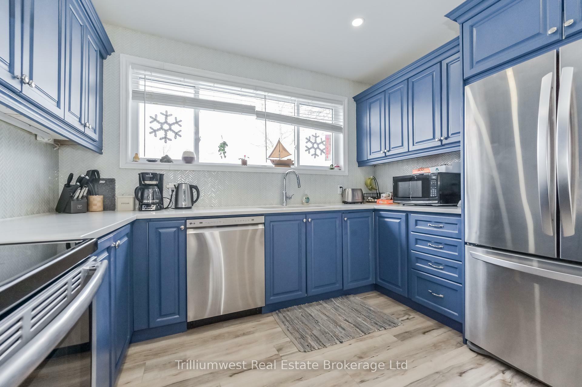 Property Photo: 350 Wellington Street W ON N0G 2L1
