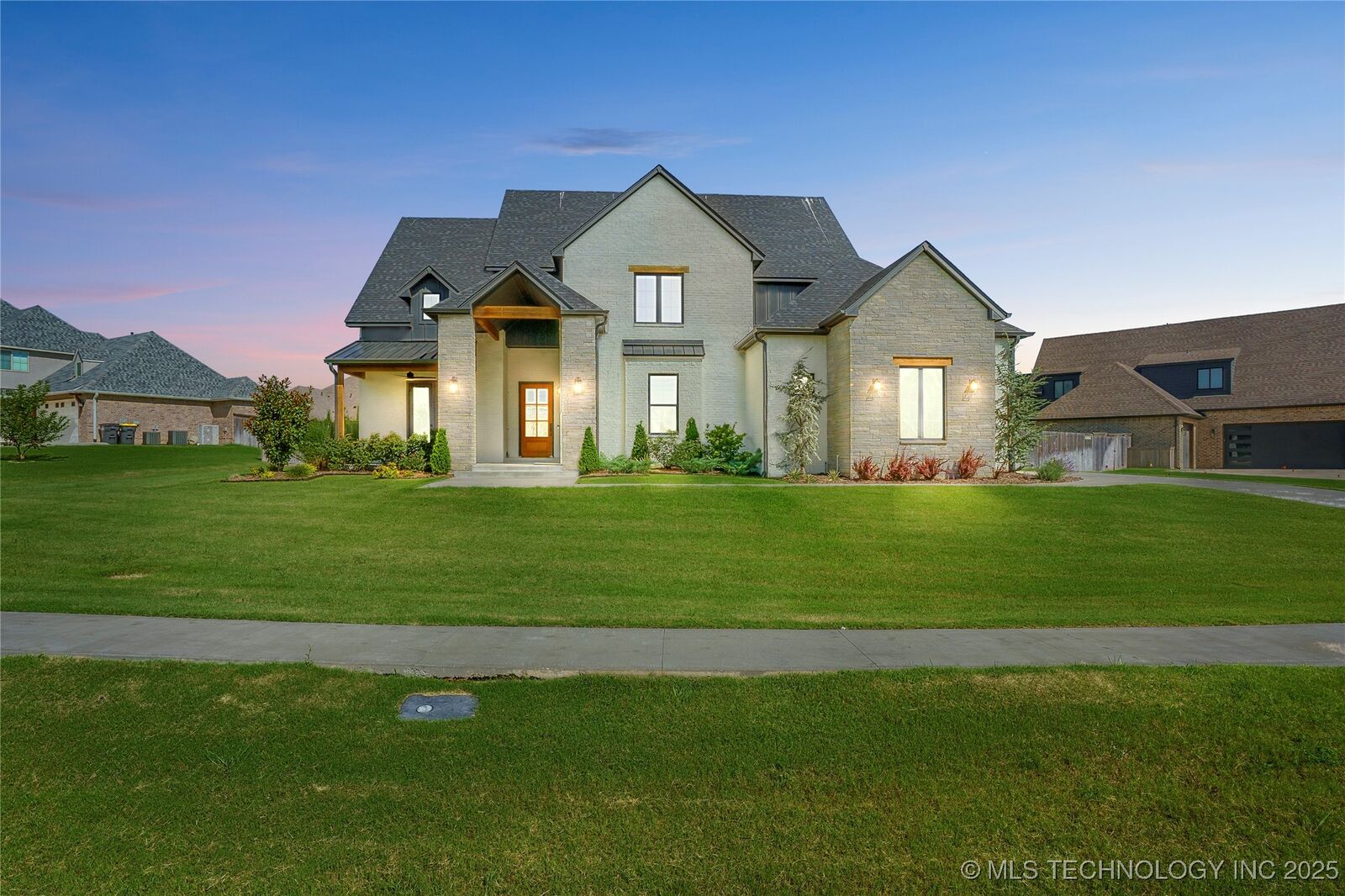 Property Photo: 2715 E 136th Street S OK 74008