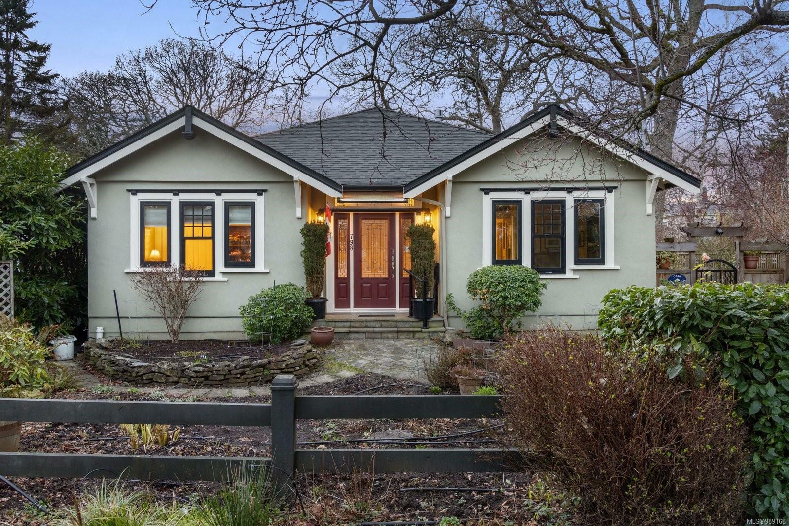 Property Photo: 798 St. Patrick St BC V8S 4X5