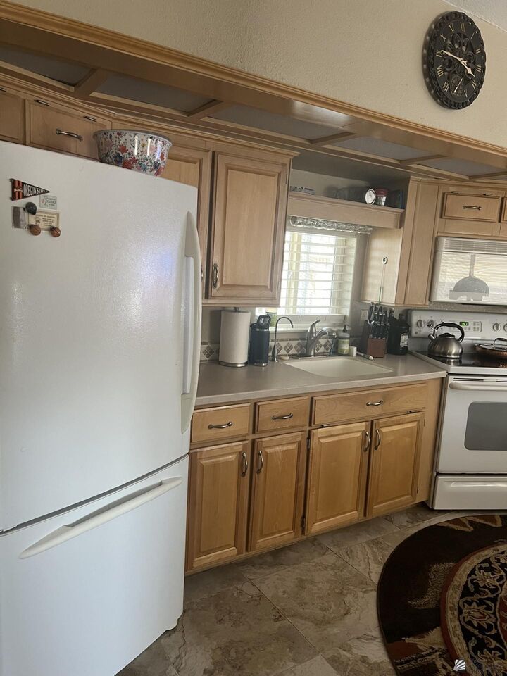 Property Photo: 13592 E 45 Ln AZ 85367-6315