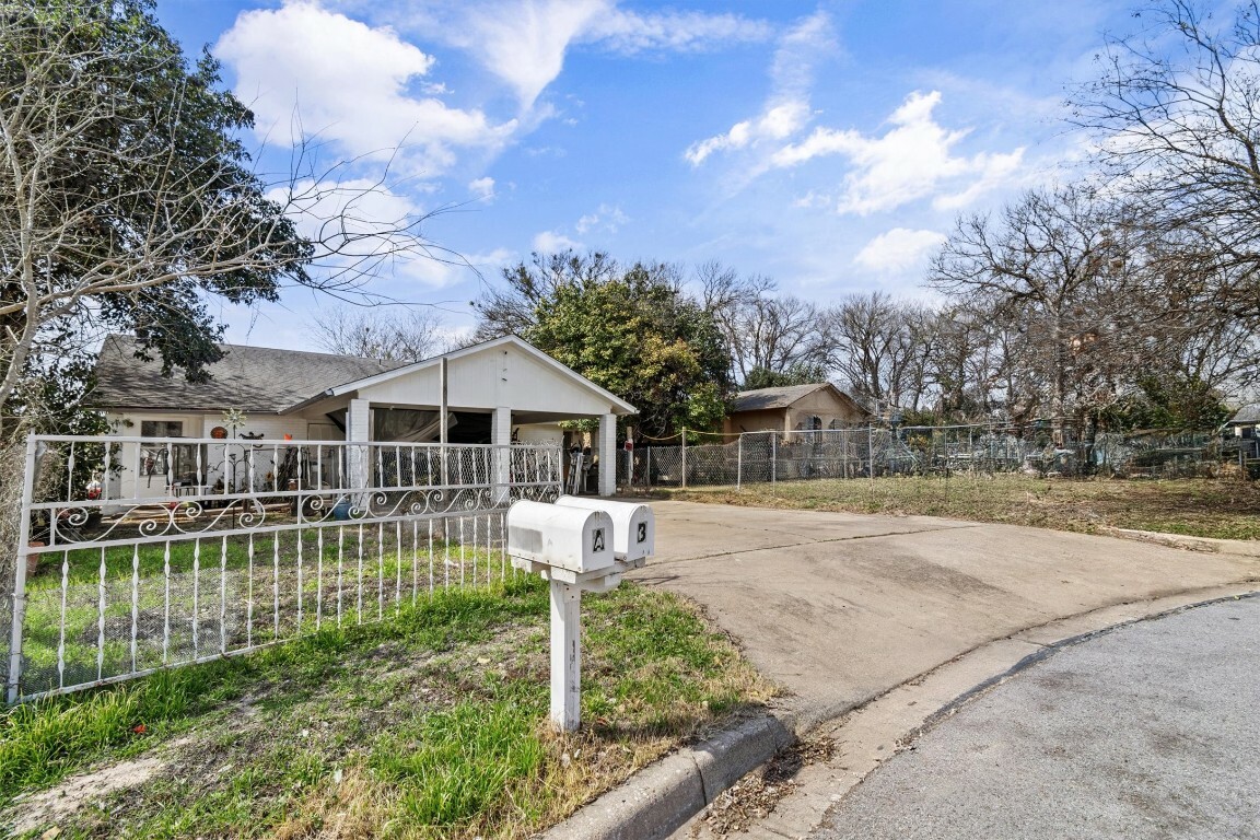 Property Photo: 5318 Atascosa Drive TX 78744