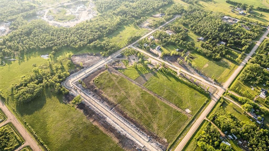 Property Photo: 61 Harmony Drive MB R5G 2L5