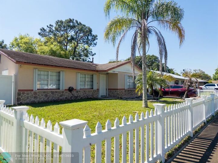 3205 Hibiscus  Fort Pierce FL 34947 photo