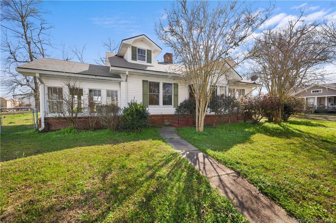 Property Photo: 411 Third Street LA 70633