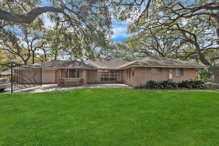 Property Photo:  7702 Nairn Street  TX 77074 