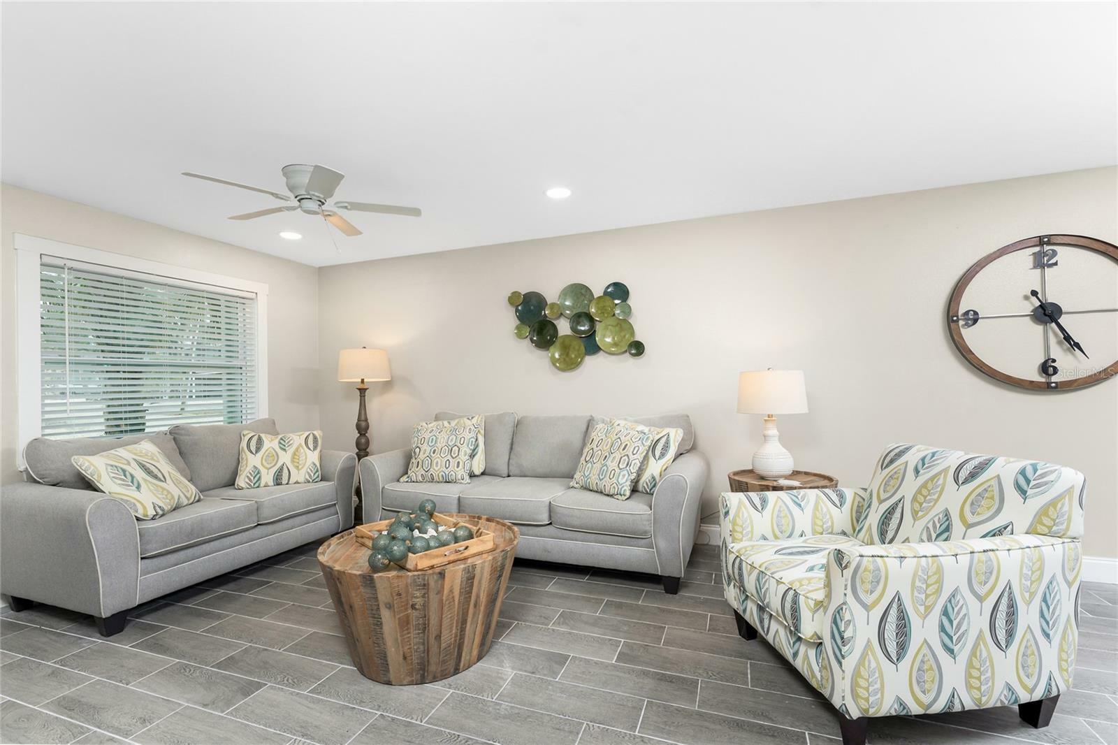Property Photo: 5041 N. Beach Rd. 4-A/B FL 34223