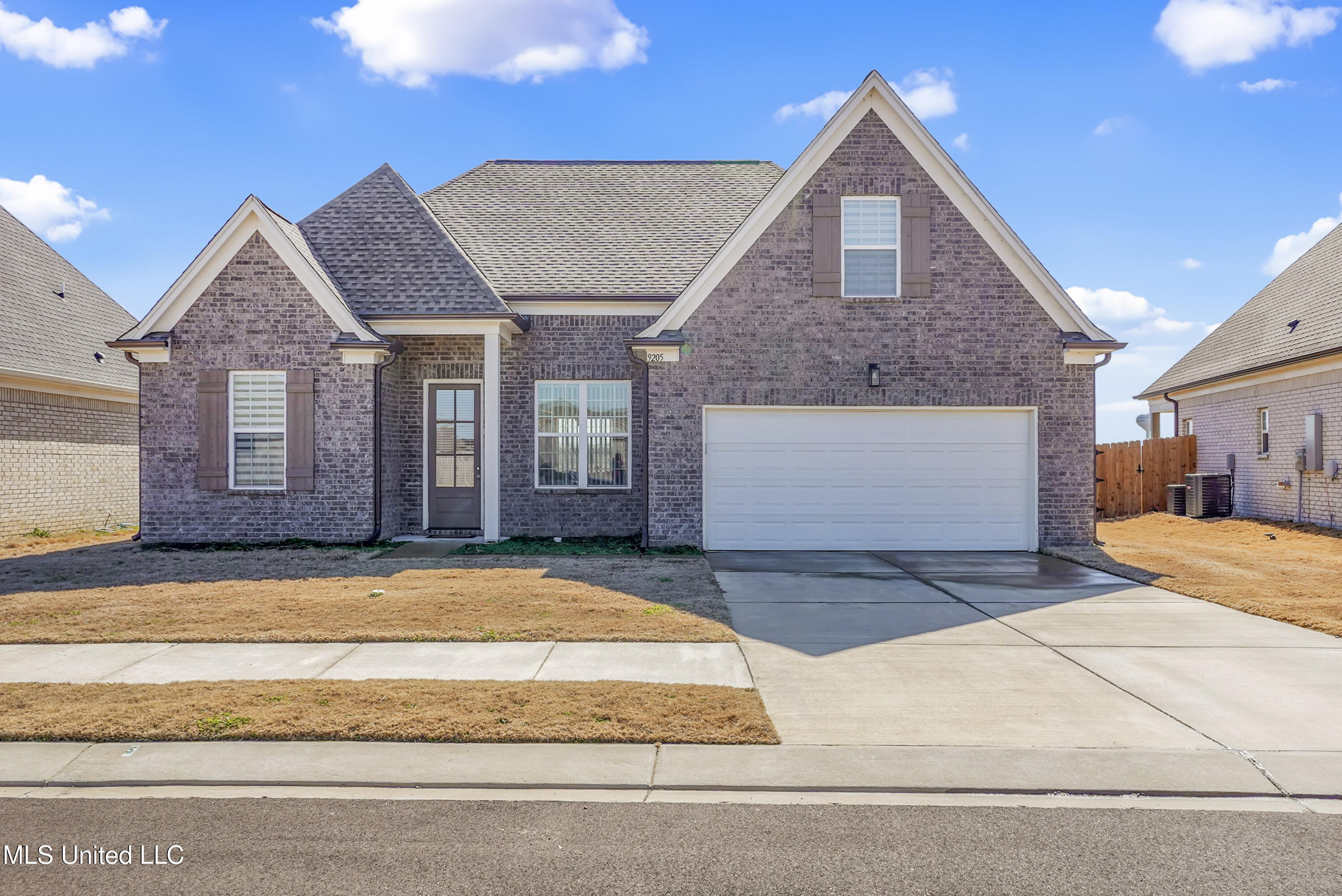 Property Photo:  9205 S Lakeside Circle  MS 38680 