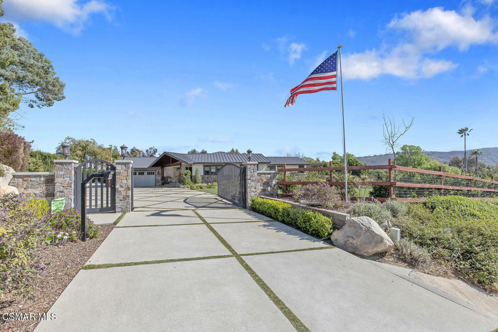 Property Photo:  11298 Barranca Road  CA 93012 