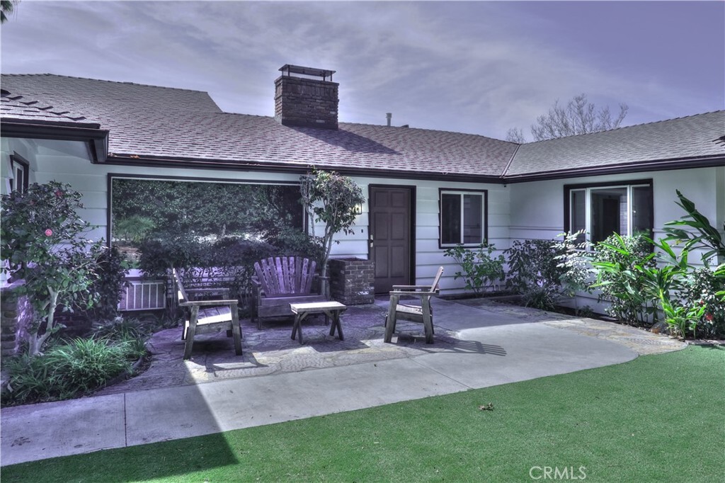 Property Photo: 400 W Carter Avenue CA 91024