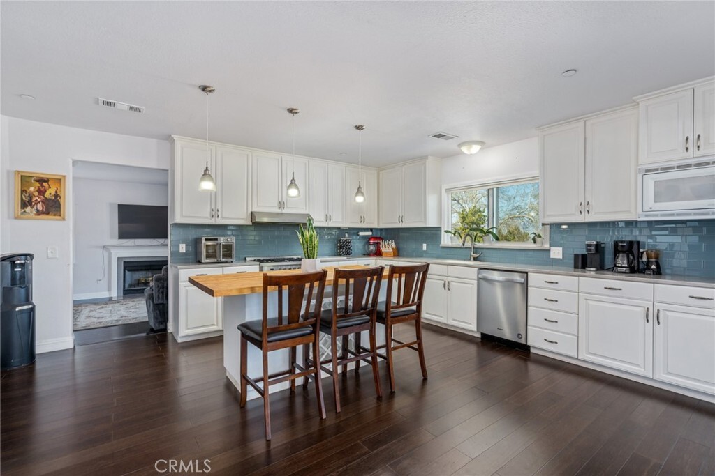 Property Photo:  259 E Crescent Avenue  CA 92373 