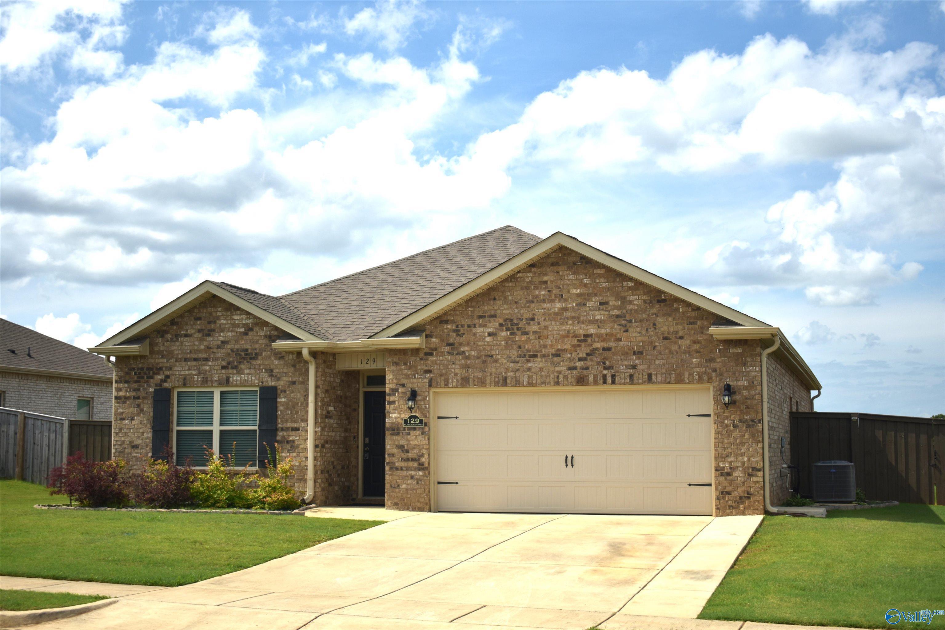 Property Photo:  129 Blackburn Trace  AL 35811 