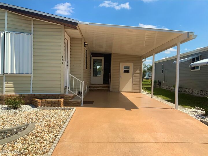 Property Photo:  15550 Burnt Stor Road 101  FL 33955 