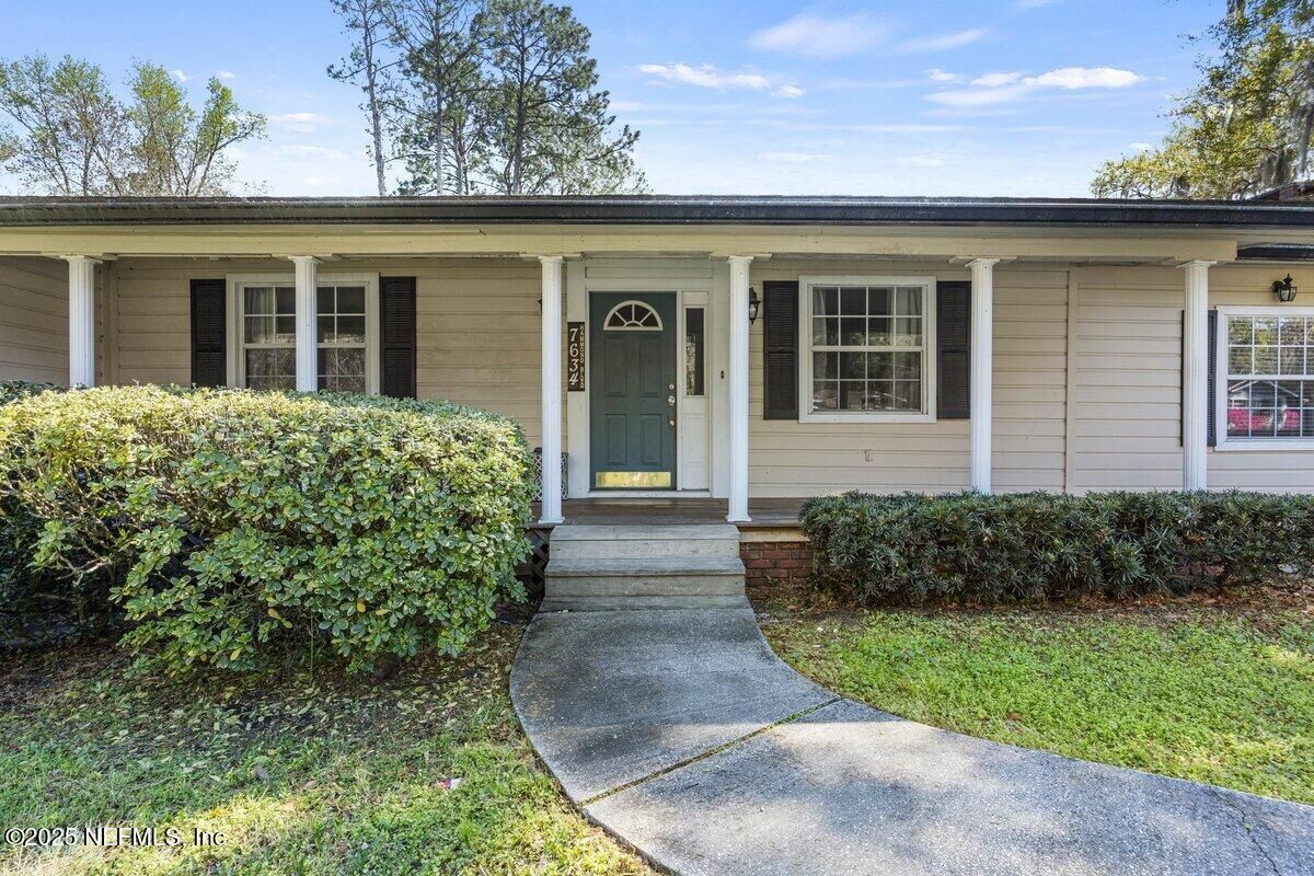 Property Photo:  7634 Hammond Boulevard  FL 32220 