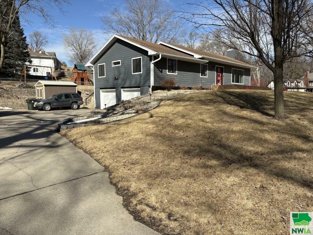 Property Photo:  4707 Country Club Blvd  IA 51104 