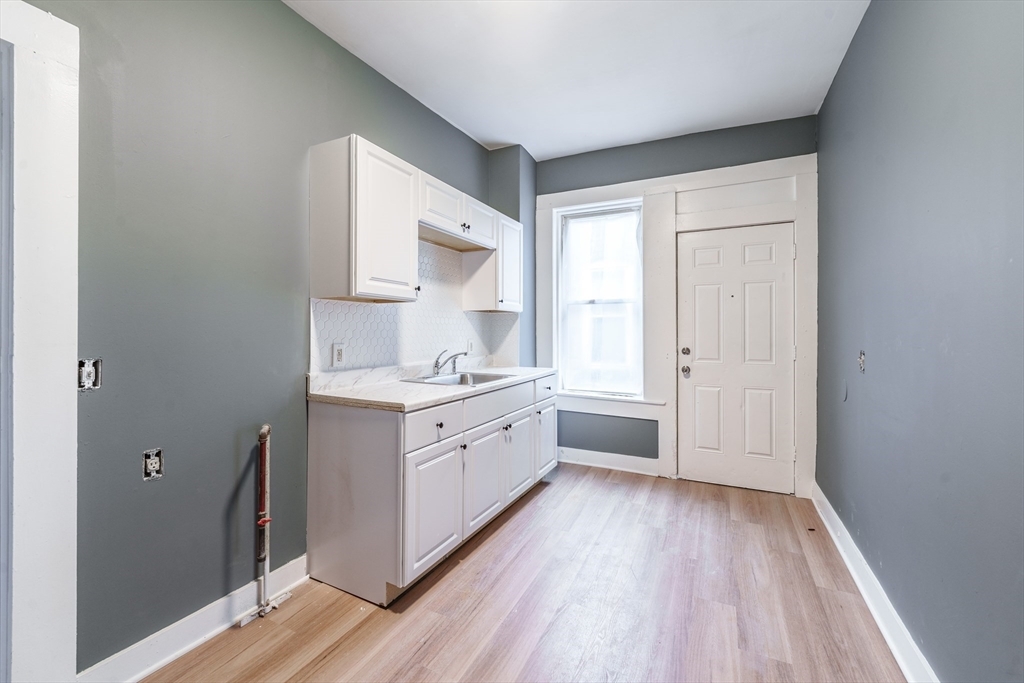 Property Photo:  173 Elm Street 4lr  MA 01040 