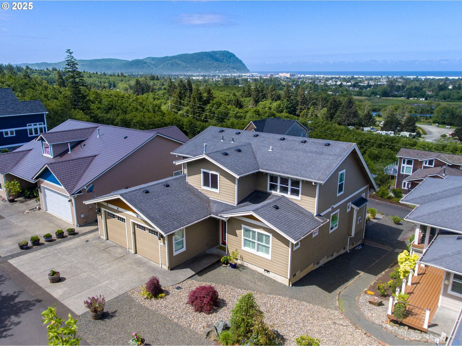 Property Photo: 1775 Thompson Falls Dr OR 97138
