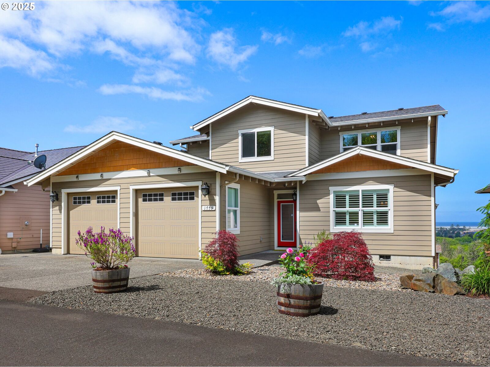 Property Photo:  1775 Thompson Falls Dr  OR 97138 