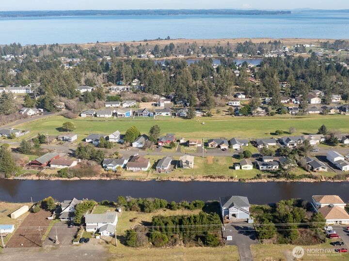 564  Point Brown Avenue NE  Ocean Shores WA 98569 photo