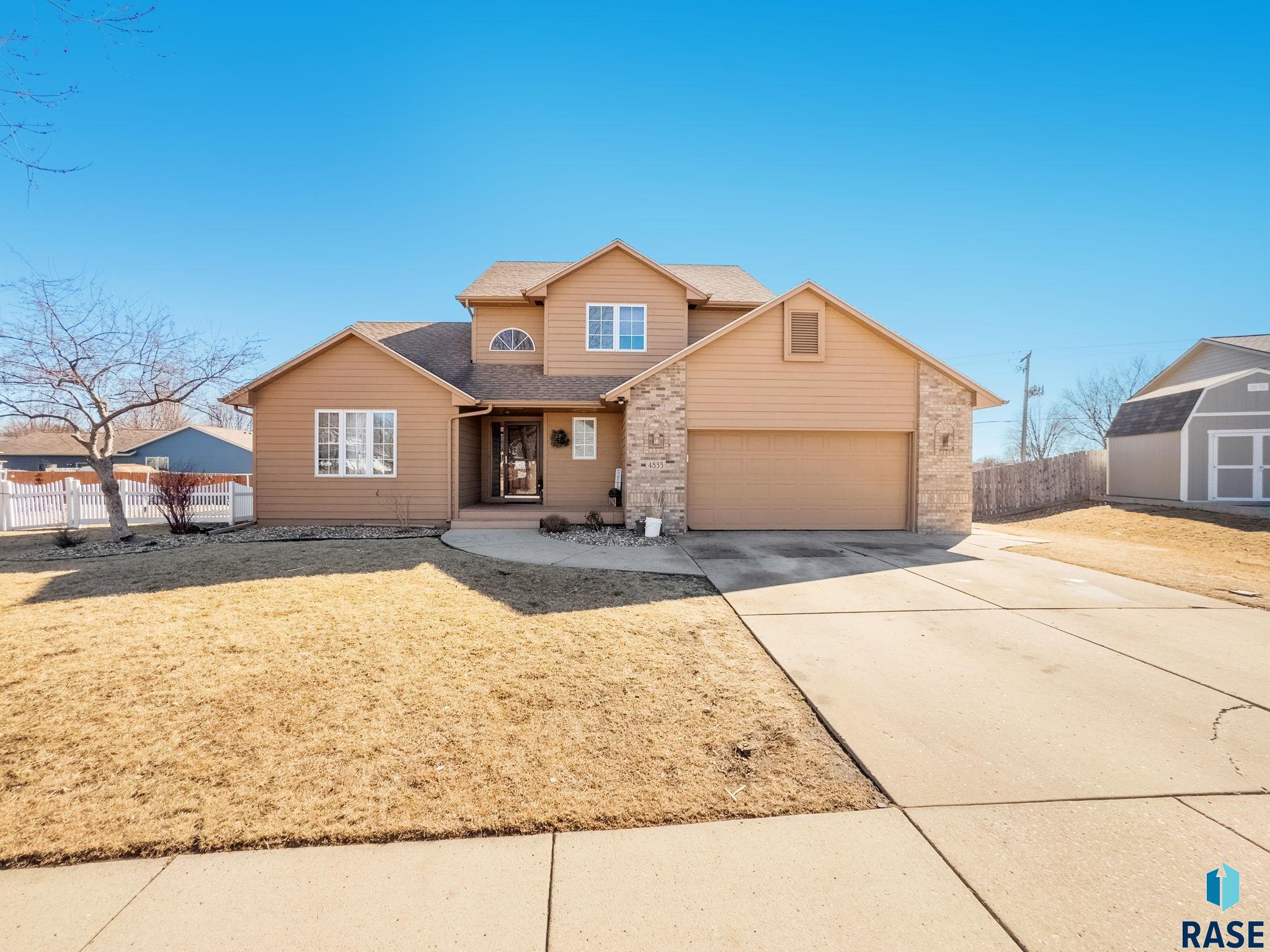 Property Photo: 4835 E Hanover Ct SD 57110