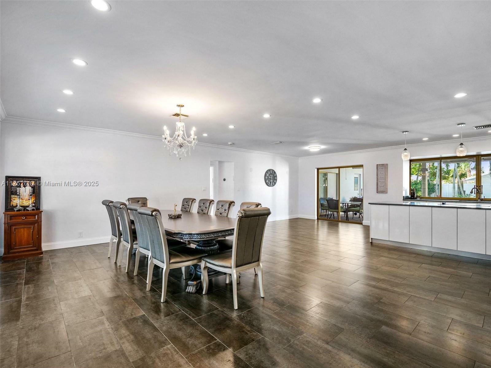 Property Photo:  3610 N 53rd Ave  FL 33021 