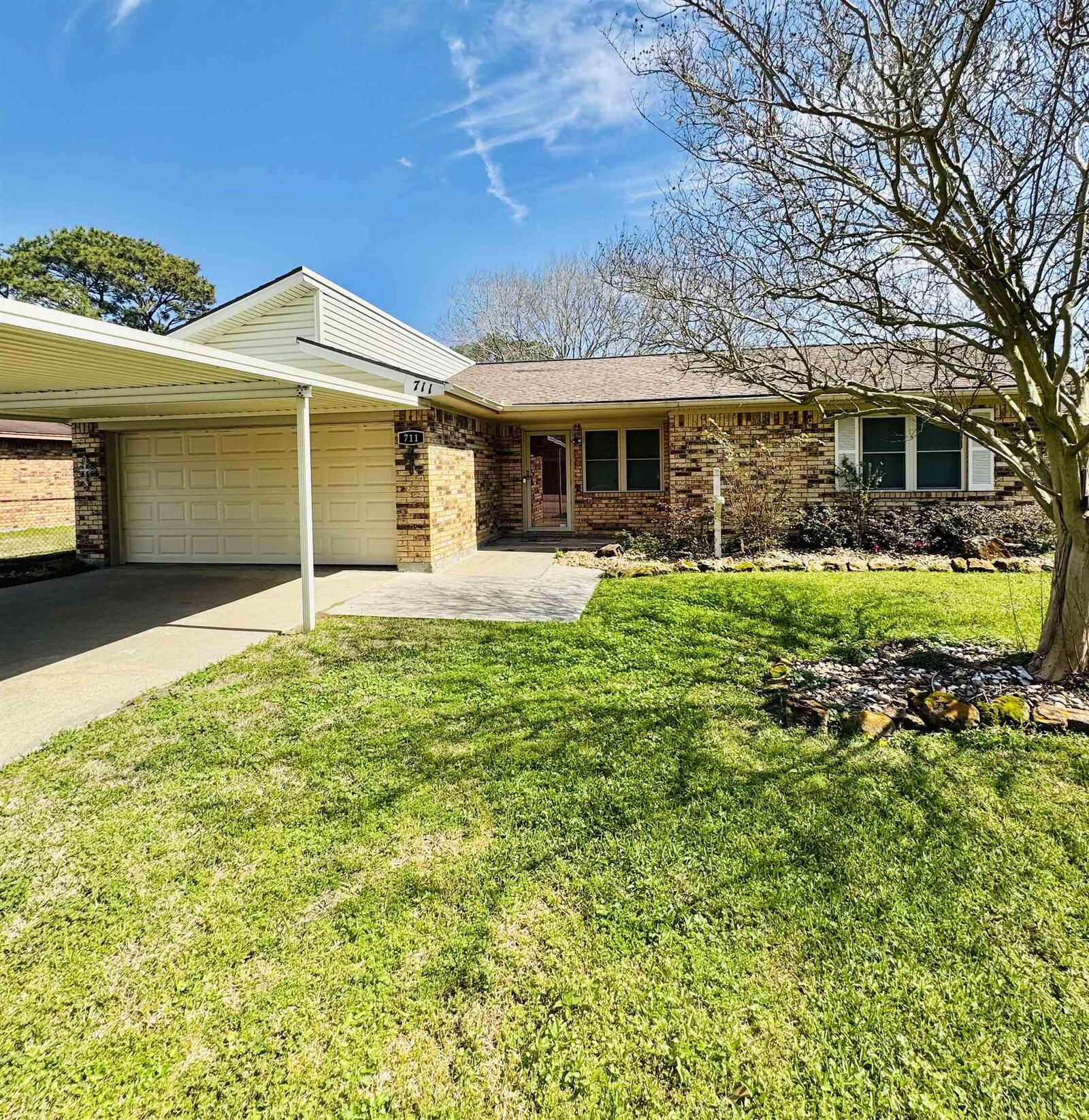 Property Photo: 711 Hardy Ave TX 77627