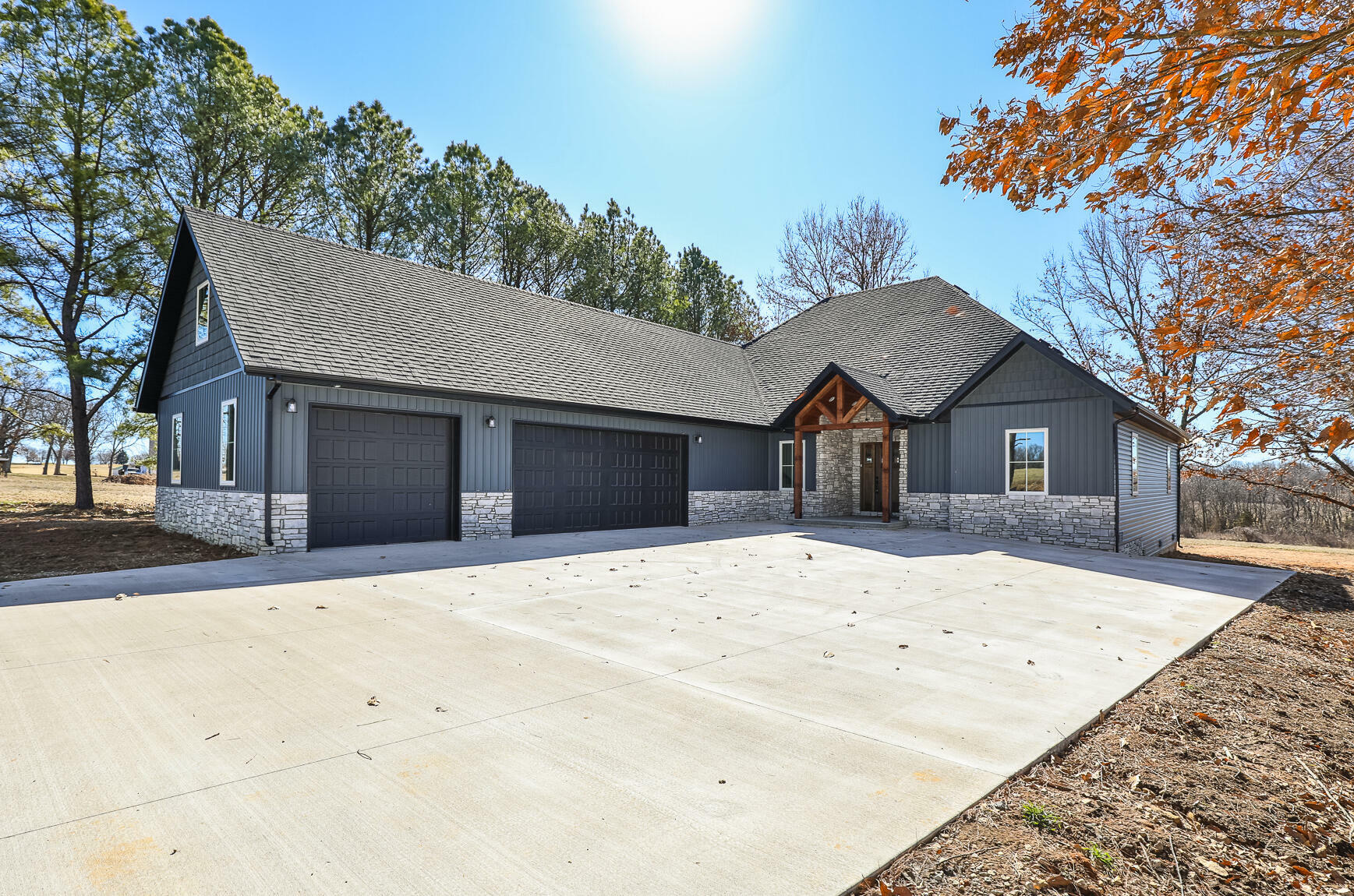 Property Photo: 1540 E 455th Road MO 65613
