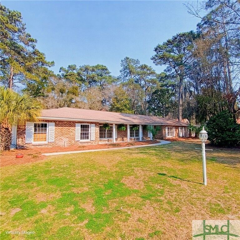 Property Photo:  24 Clarendon Road  GA 31410 